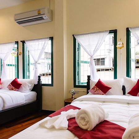 Srisomboon Hostel Trang Eksteriør bilde