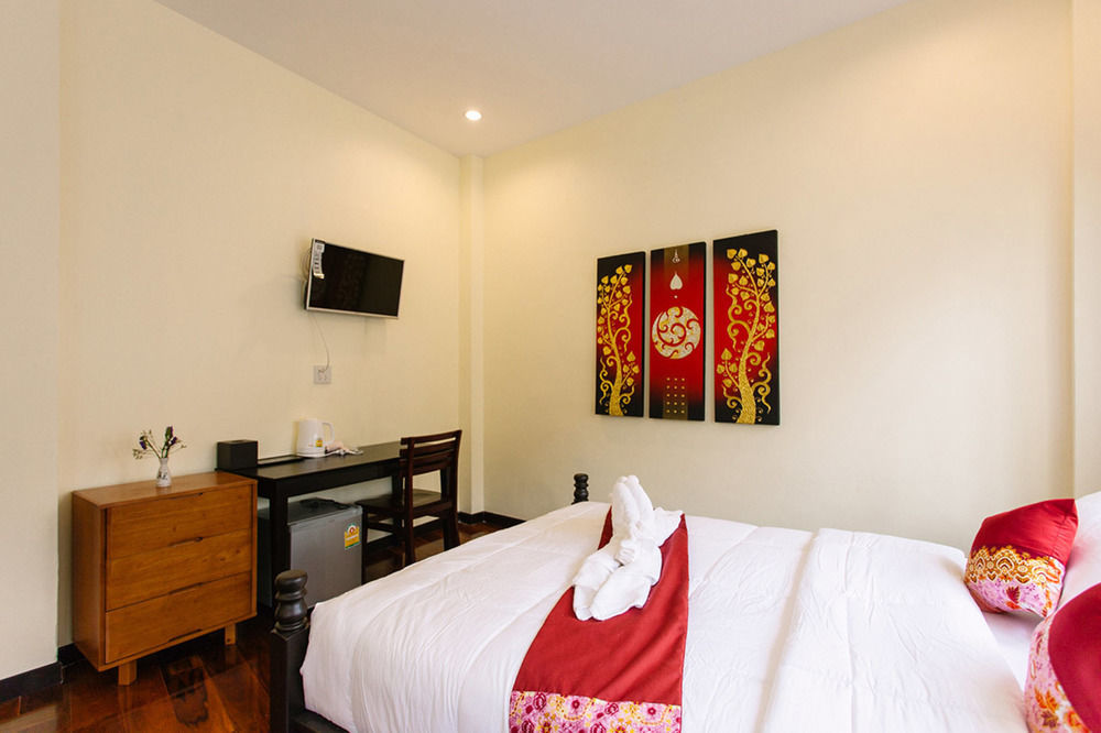 Srisomboon Hostel Trang Eksteriør bilde